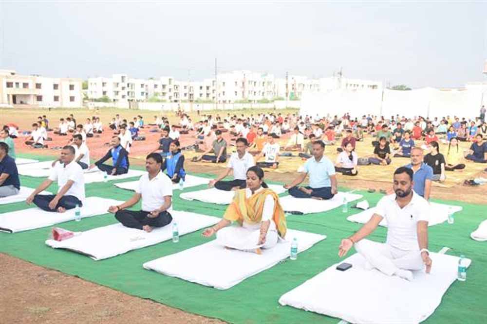 शारीरिक और मानसिक स्वास्थ्य के लिये योग अत्यंत महत्वपूर्ण – मंत्री श्रीमती बागरी