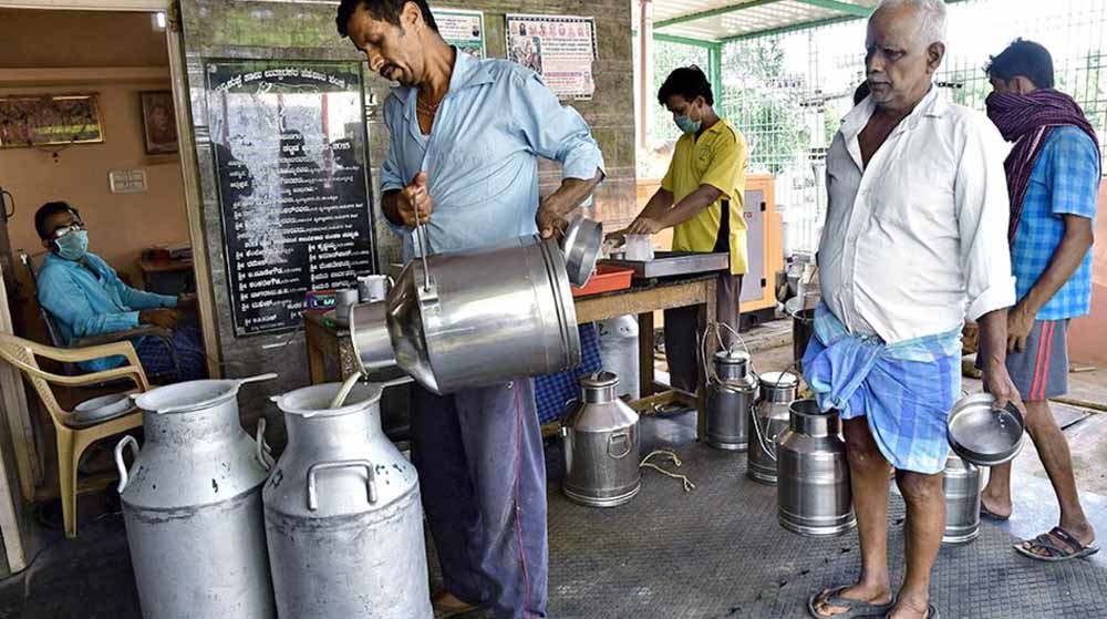 ‘नंदिनी’ दूध की कीमतों में 2 रुपए की बढ़ोतरी को लेकर कहा कि दूध की कीमतों में बढ़ोतरी नहीं की गई: मुख्यमंत्री सिद्धरमैया