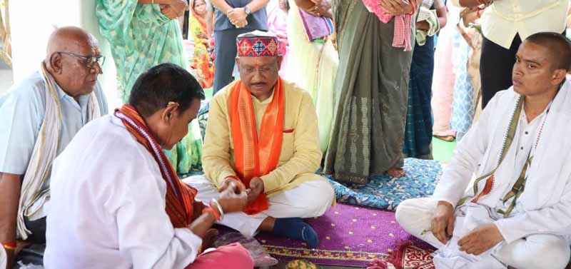 चचेरे भाई श्री नरेश चन्द्र साय के दशगात्र कार्यक्रम में शामिल हुए मुख्यमंत्री साय