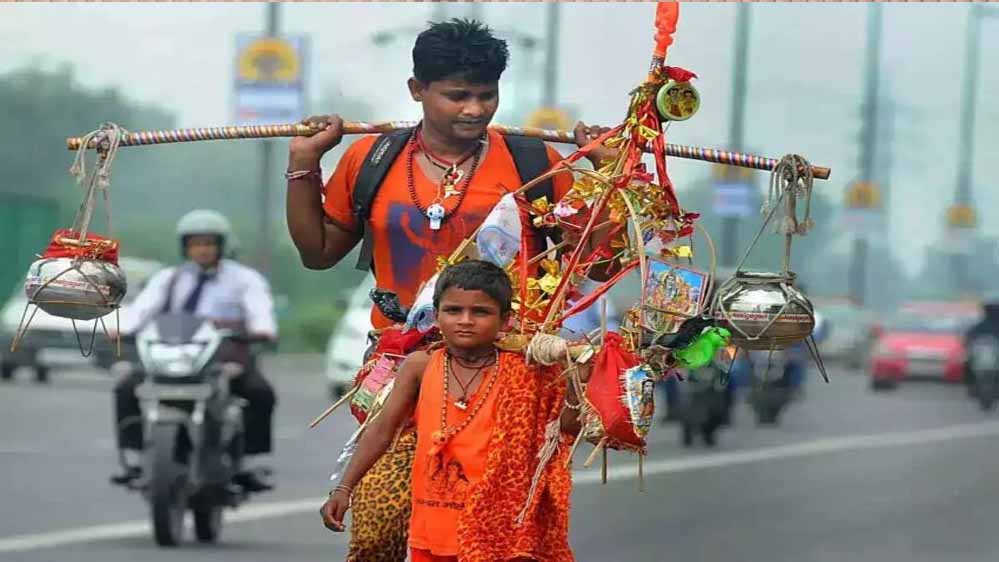 कांवड़ यात्रा मार्ग पर मजार मस्जिदों को ढकने के लिए इनके सामने सफेद रंग की चादर लगा दी गई थीं