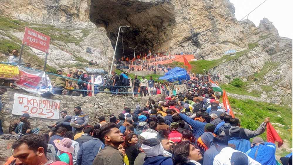 आज Amarnath Yatra के लिए 23वां जत्था रवाना, अब तक 3.75 लाख श्रद्धालुओं ने किए पवित्र गुफा के दर्शन..