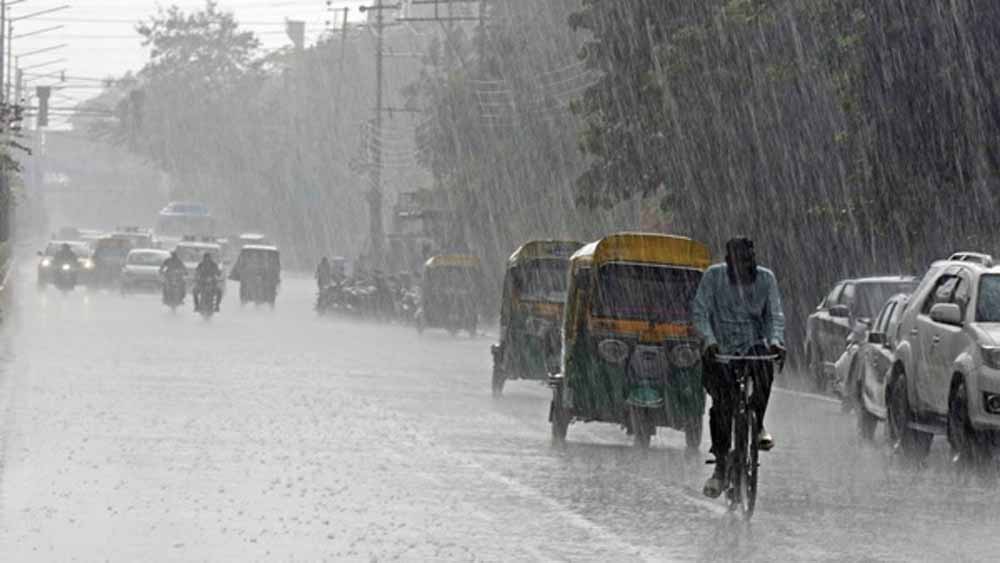 सावन में अगले सप्ताह भी शहरवासियों को रिमझिम बारिश व फुहारों से ही संतोष करना पड़ेगा, कल तेज बारिश के आसार