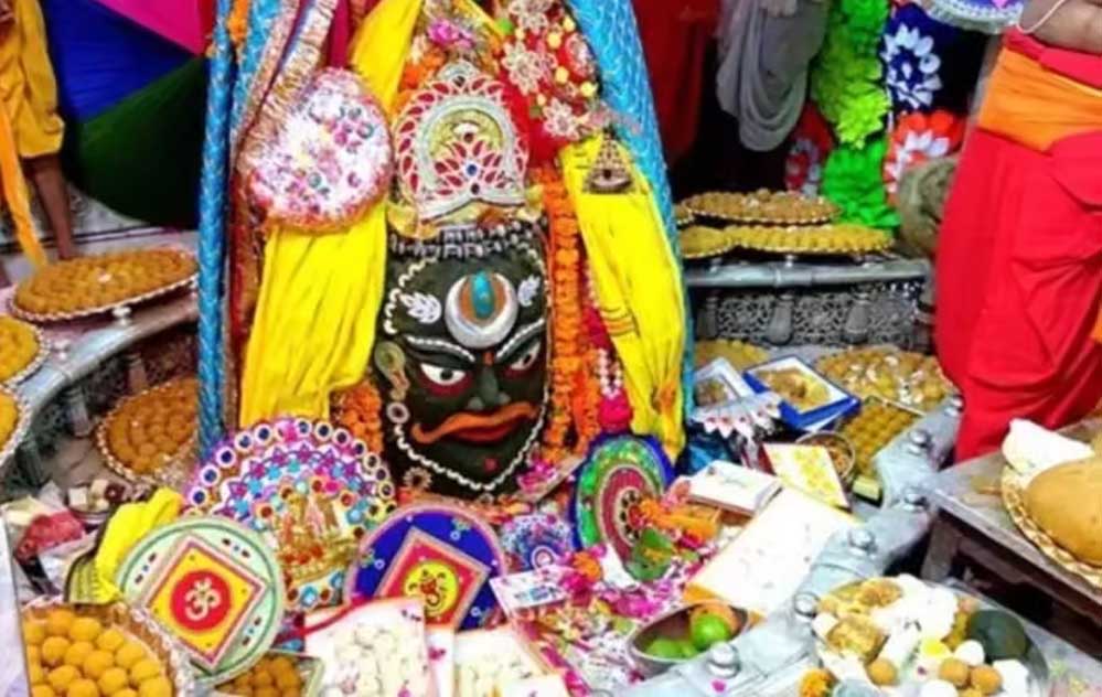 महाकाल मंदिर में रक्षाबंधन पर लगेगा सवा लाख लड्डुओं का महाभोग, कलेक्टर ने किया भट्टी पूजन