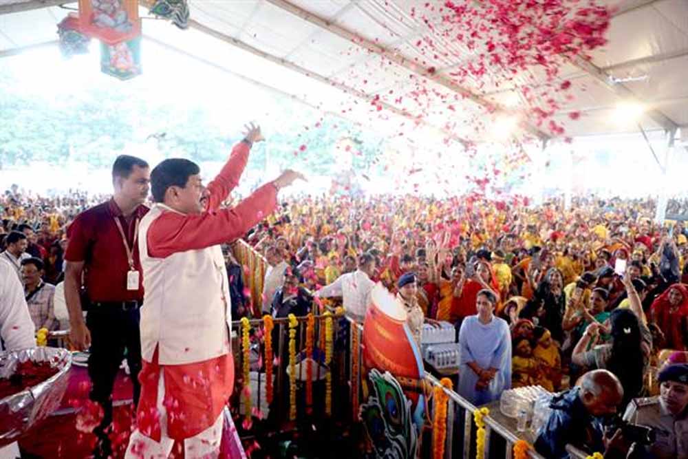 मुख्यमंत्री डॉ. यादव की उपस्थिति में श्रीकृष्ण जन्माष्टमी पर इंदौर में हुआ देश का पहला एवं अनूठा धर्ममय ऐतिहासिक कार्यक्रम