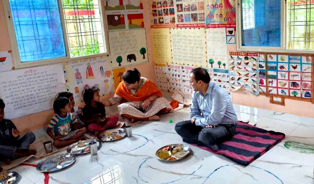 रंगीन रोटी से मिल रहा आँगनवाड़ी के बच्चों को भरपूर पोषण