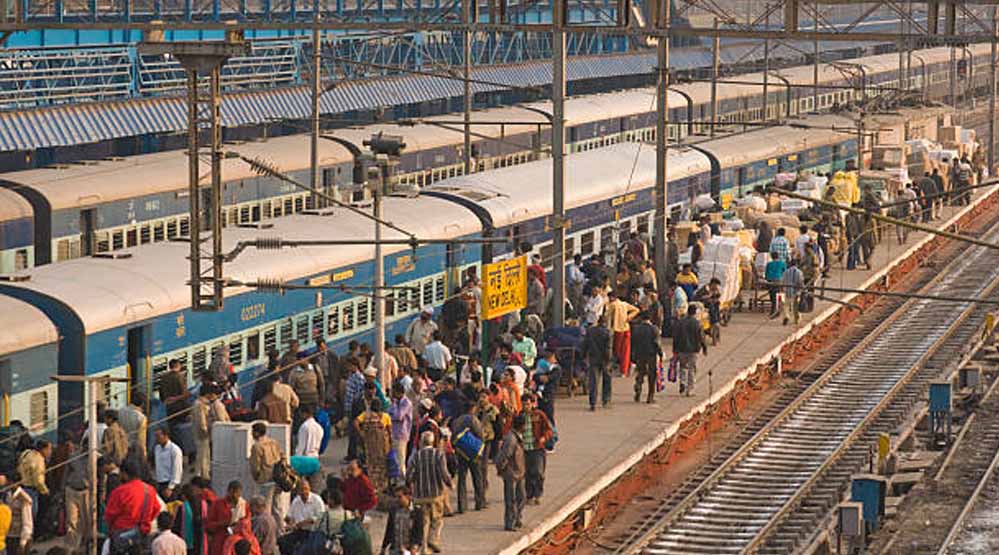 भारतीय रेलवे यात्रियों से स्पेशल ट्रेन के नाम पर अतिरिक्त किराया नहीं वसूलेगा