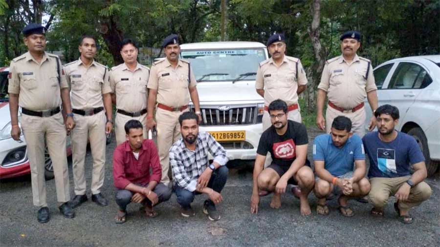 बायपास मार्ग पर नकली पुलिस बनकर वसूली कर रहे 5 आरोपियों को किया पुलिस ने गिरफ्तार