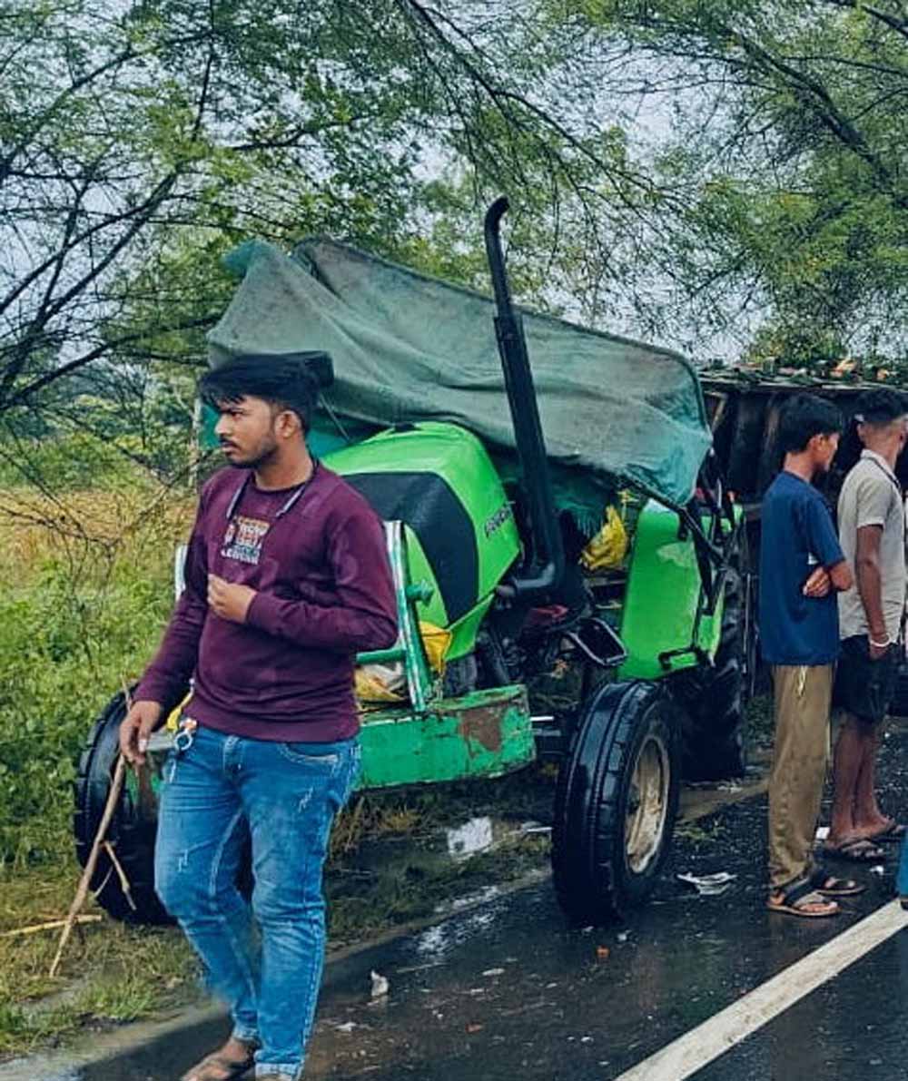 सिवनी में कंटेनर की टक्कर से श्रमिकों से भरी ट्रैक्टर ट्राली पलटी, एक की मौत, 26 अन्य घायल, दो जबलपुर रैफर