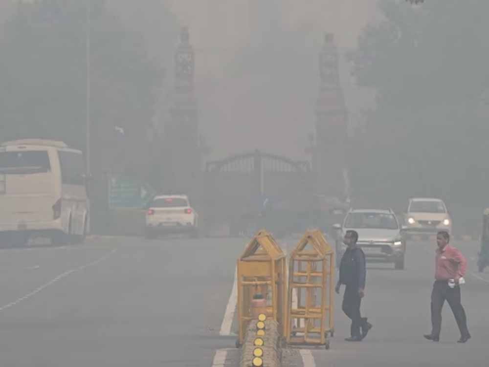 सुप्रीम कोर्ट ने पंजाब और हरियाणा सरकारों को पराली जलाने वाले किसानों से मुआवजा वसूलने पर कड़ी फटकार लगाई