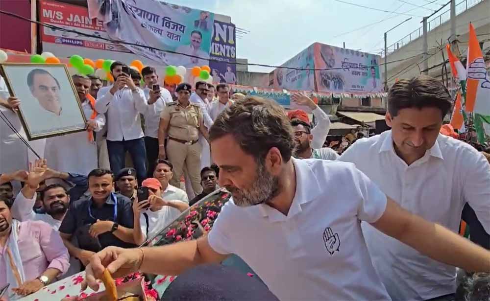 परिवर्तन यात्रा का शुभारंभ आज बहादुरगढ़ से हुआ, राहुल गाँधी ने इशारों से राजेन्द्र जून को जिताने की अपील की