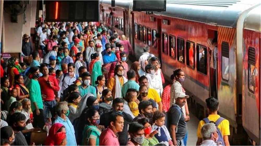 रेलवे ने स्टेशन पर कुछ नई व्यवस्थाएँ लागू की, अब रिजर्वेशन वाले कोच में नहीं चढ़ पाएंगे जनरल टिकट वाले