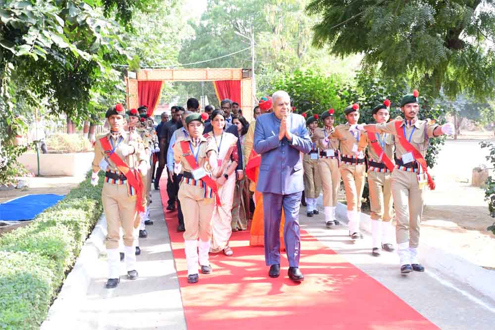 राजस्थान-झुंझुनूं के नवोदय विद्यालय में उपराष्ट्रपति ने अनुशासन एवं मानव निर्माण का गुण बताया जरूरी