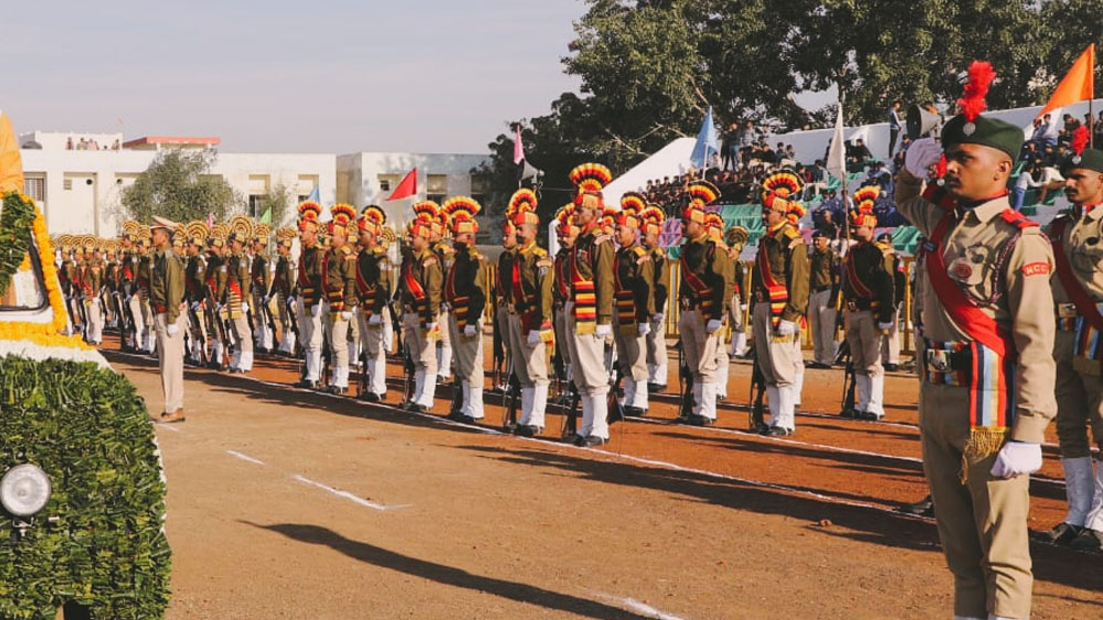 मुख्यमंत्री और मंत्रियों को पुलिस विभाग के जरिए दी जाने वाली सलामी परेड को हमेशा के लिए खत्म कर दिया