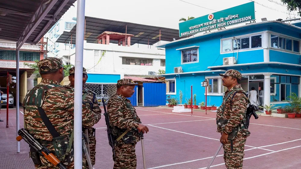 अगरतला में बांग्लादेश सहायक उच्चायोग सुरक्षा कारणों से अपनी सभी सेवाएं की बंद