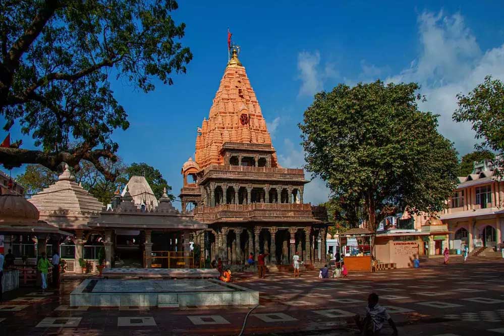 महाकाल मंदिर में कम हुआ भक्तों का जनसैलाब, पिछले साल से 80 लाख कम आए