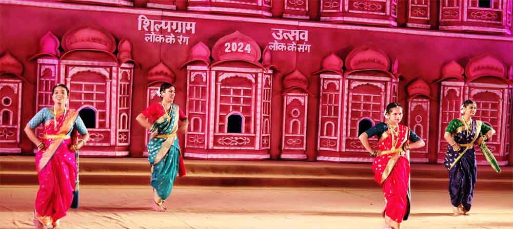 राजस्थान-उदयपुर के शिल्पग्राम महोत्सव में राज्यों के लोक नृत्यों का सतरंगी संगम