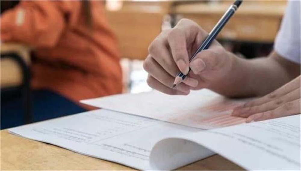 यूपी बोर्ड की उत्तर पुस्तिकाओं का मूल्यांकन कड़ी निगरानी में शुरू, 3 करोड़ कॉपियों की होगी जांच