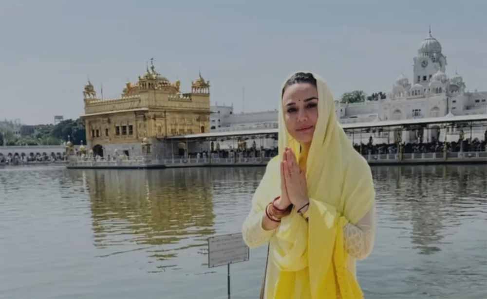स्वर्ण मंदिर पहुंची प्रीति जिंटा ने इंस्टाग्राम पर वीडियो किया शेयर