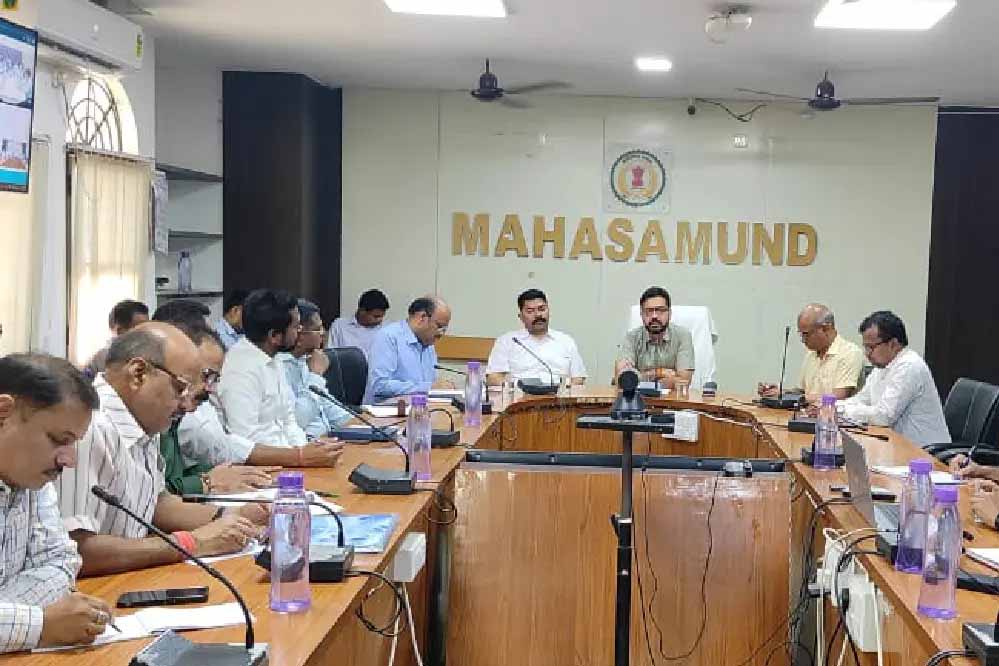 महासमुंद : अधिकारी सुशासन तिहार में प्राप्त आवेदनों का त्वरित , गुणवत्तापूर्ण और गंभीरता से निराकरण सुनिश्चित करेंगे