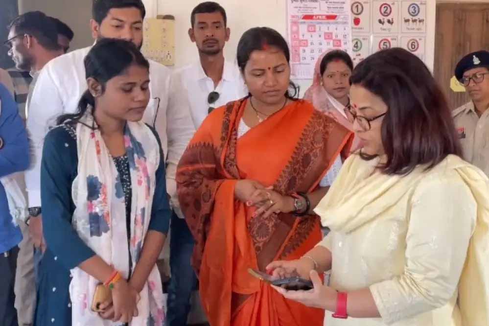 बालोद जिले के जिला कार्यक्रम अधिकारी किशन टंडन क्रांति को कर्तव्यों में लापरवाही दोषी पाया, मंत्री श्रीमती राजवाड़े न किया निलंबित