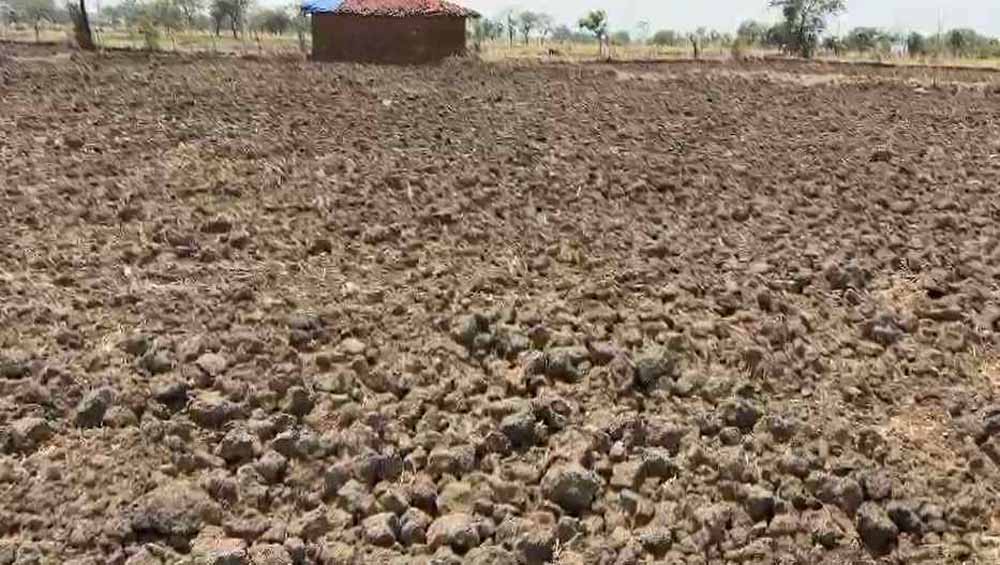 कवर्धा में किसान बूंद-बूंद पानी को तरस रहे,  अफसरों और ग्रामीणों के बीच बैठक में नहीं निकला समाधान