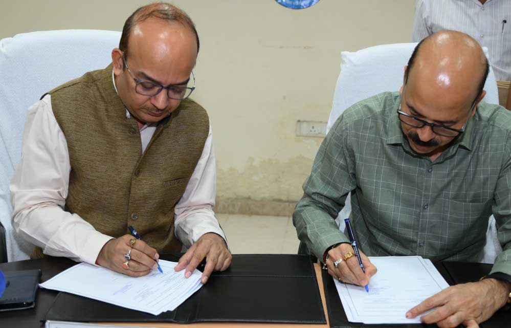 इंदिरा गांधी कृषि विश्वविद्यालय तथा आई.आई.टी., भिलाई के बीच हुआ पांच वर्षीय समझौता