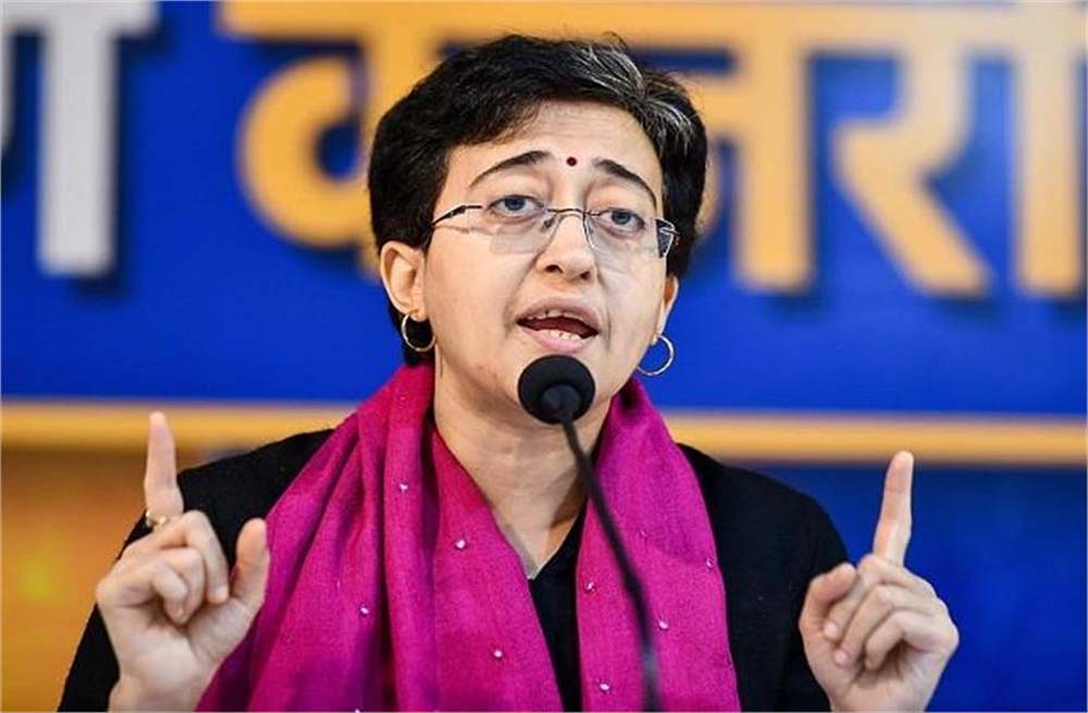 दिल्लीवासियों को फिर से पुराने दिनों की तरह लंबी बिजली कटौती का सामना करना पड़ रहा, बढ़ी बिजली कटौती