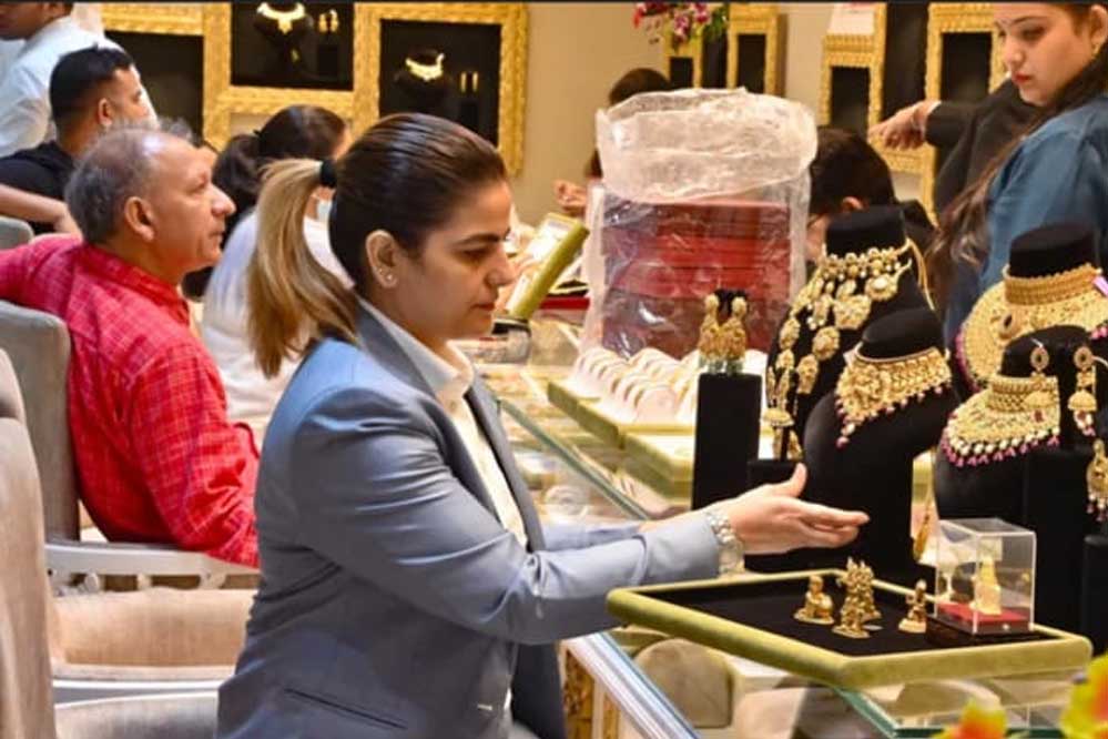 सस्ते सोने का इंतजार देख रहे लोगों के लिए अच्छी खबरआज सोने की कीमत में फिर से गिरावट आ गई