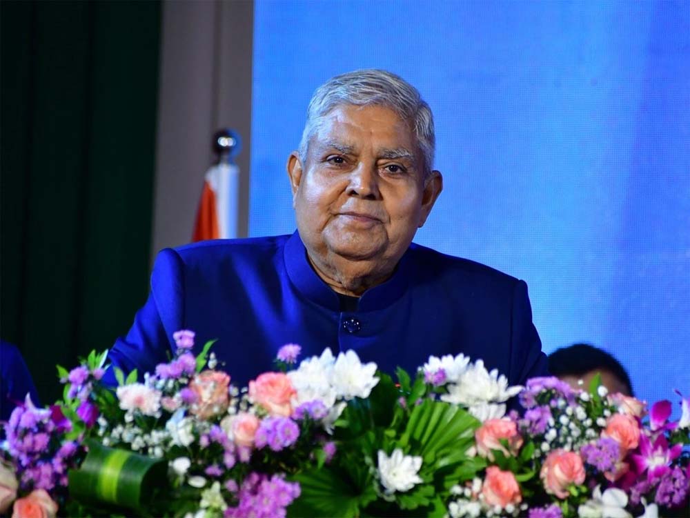 आर्टिकल 142 पर बोले धनखड़, सरकार के खिलाफ अदालत के हाथ लगा परमाणु बम